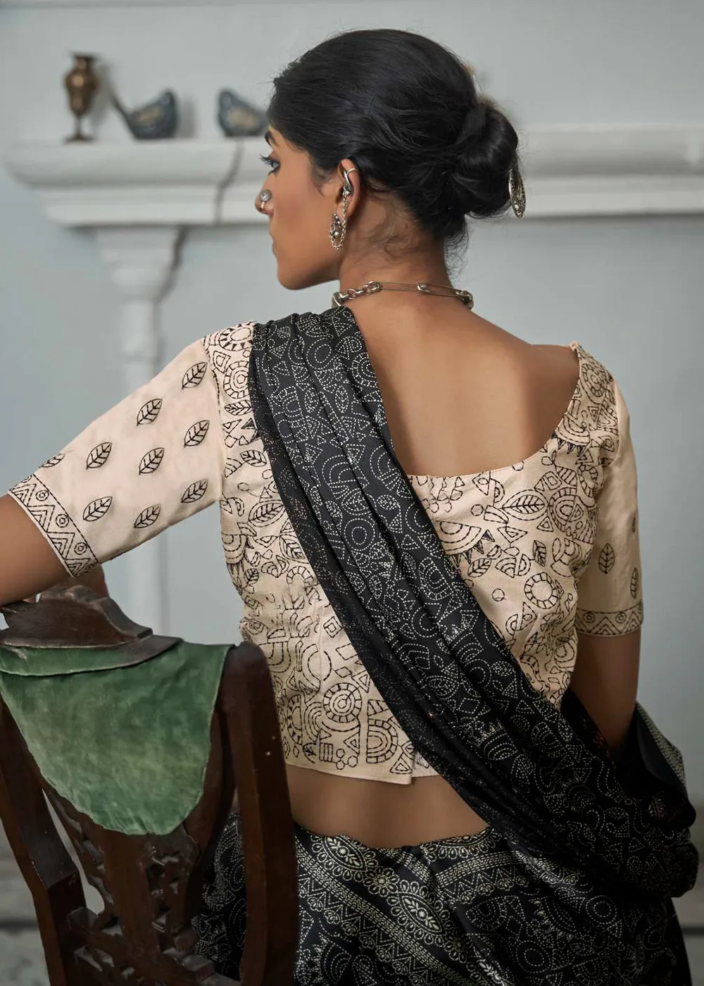 Ash Grey Digital Printed Gajji Silk Saree Featuring Embroidered Blouse
