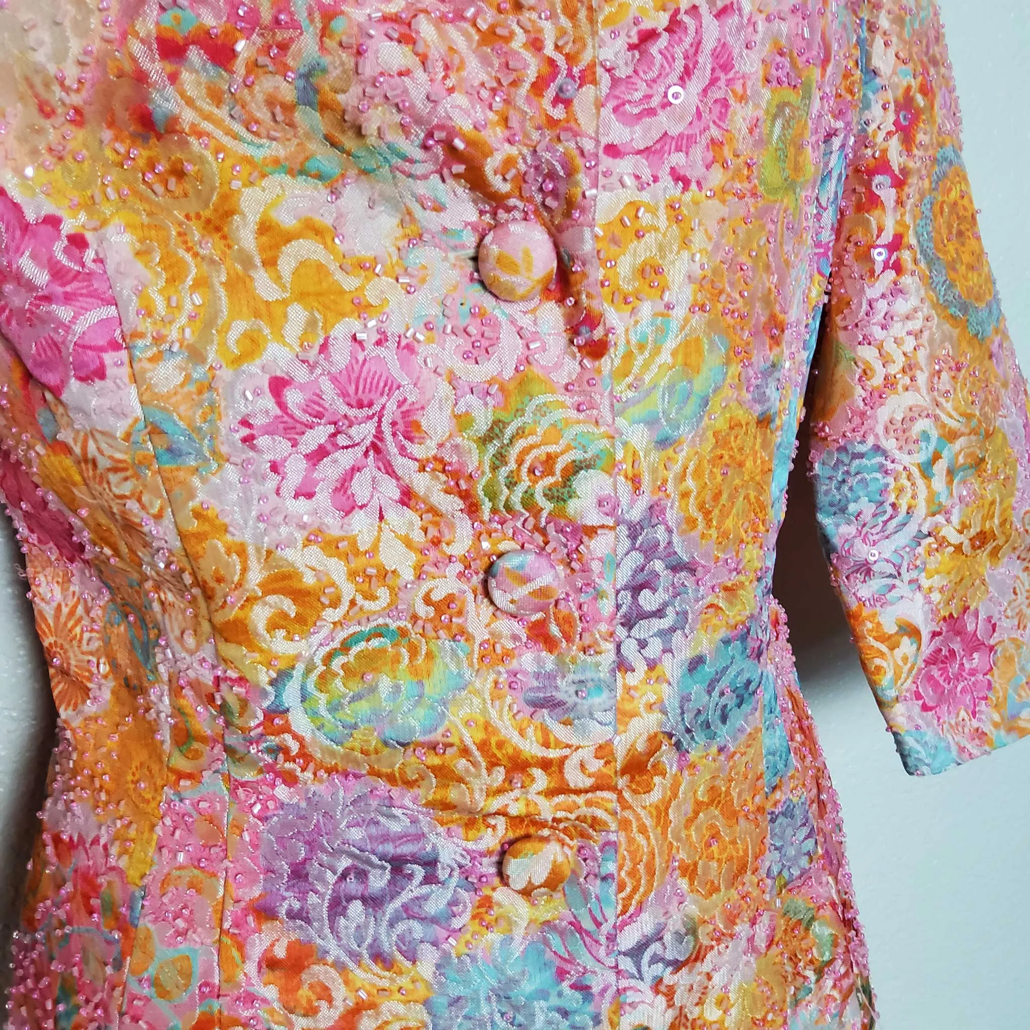 Carmen Marc Valvo Signature Peach Floral Pattern, Beaded Sequin 2-Piece Skirt Suit Set, Women's Size 10