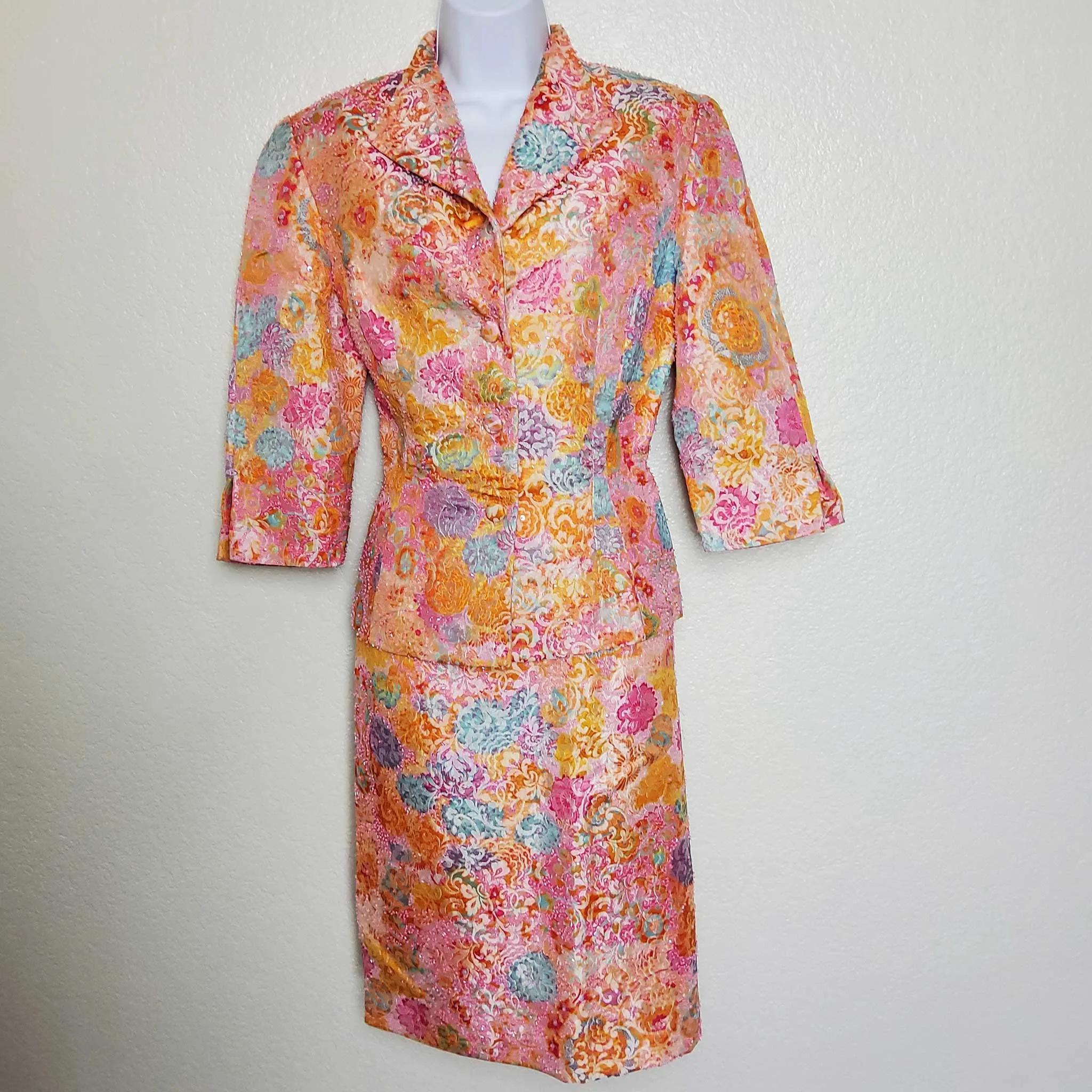 Carmen Marc Valvo Signature Peach Floral Pattern, Beaded Sequin 2-Piece Skirt Suit Set, Women's Size 10