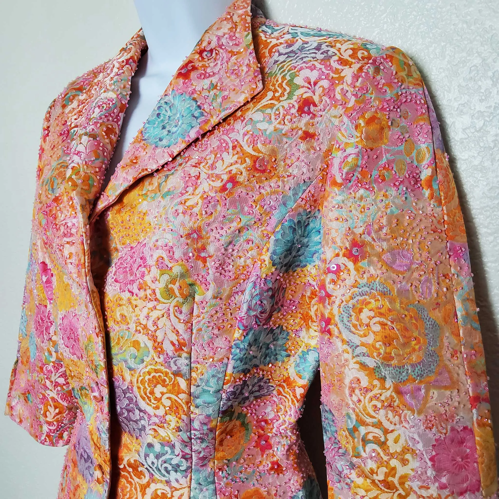Carmen Marc Valvo Signature Peach Floral Pattern, Beaded Sequin 2-Piece Skirt Suit Set, Women's Size 10
