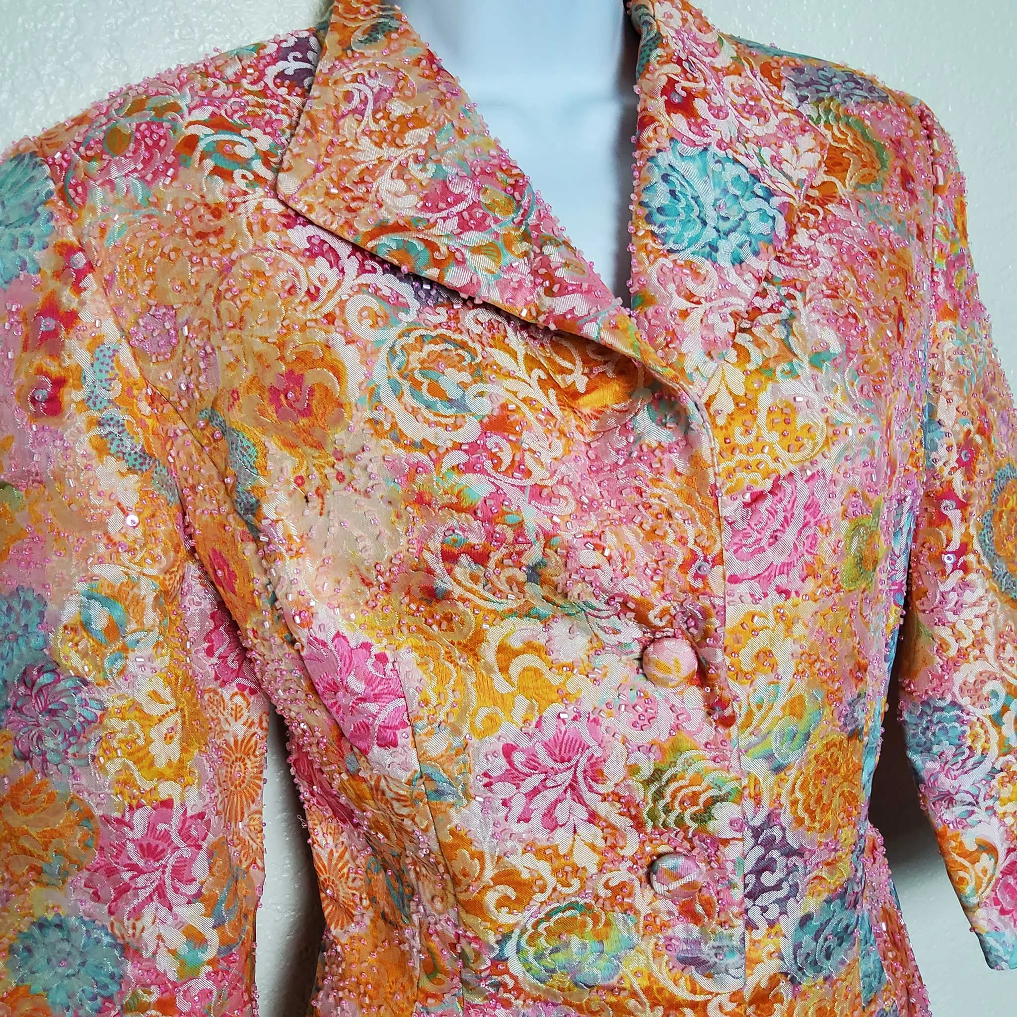 Carmen Marc Valvo Signature Peach Floral Pattern, Beaded Sequin 2-Piece Skirt Suit Set, Women's Size 10