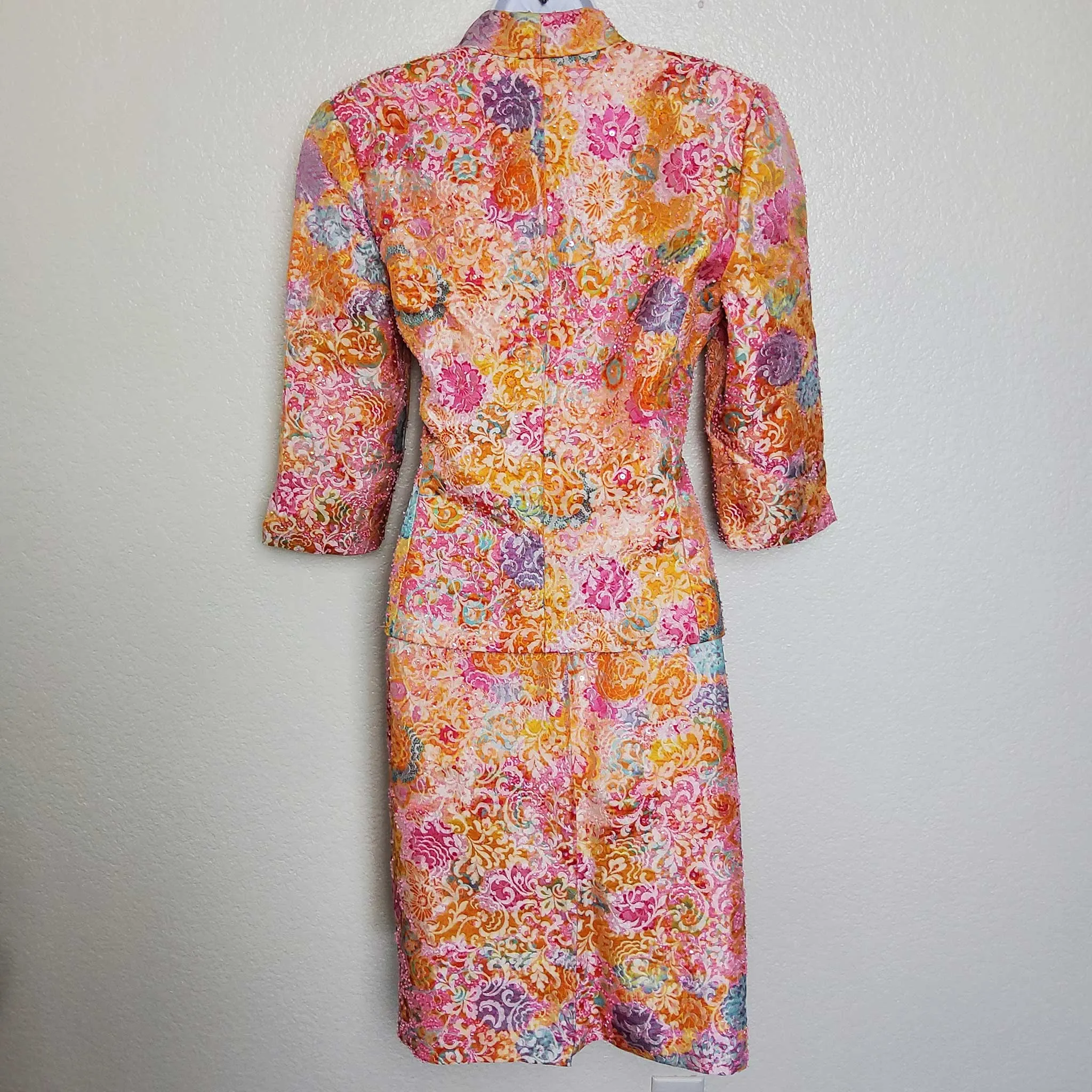 Carmen Marc Valvo Signature Peach Floral Pattern, Beaded Sequin 2-Piece Skirt Suit Set, Women's Size 10