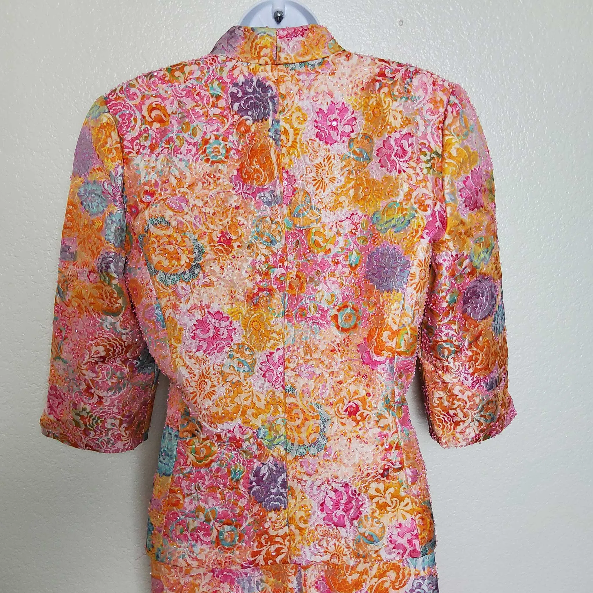 Carmen Marc Valvo Signature Peach Floral Pattern, Beaded Sequin 2-Piece Skirt Suit Set, Women's Size 10