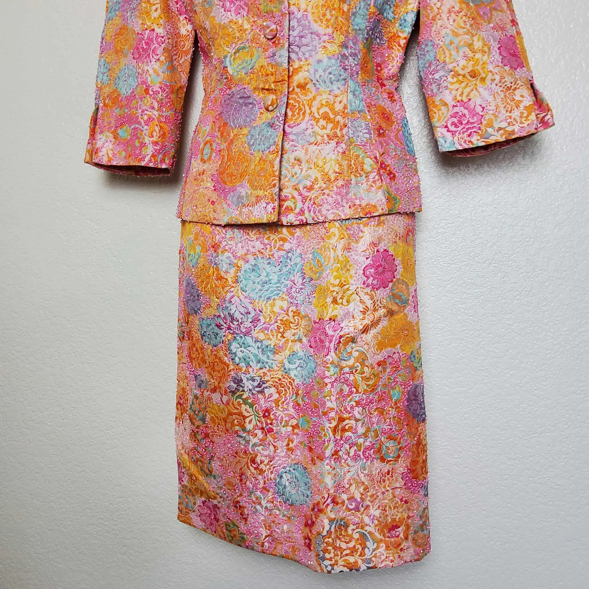 Carmen Marc Valvo Signature Peach Floral Pattern, Beaded Sequin 2-Piece Skirt Suit Set, Women's Size 10