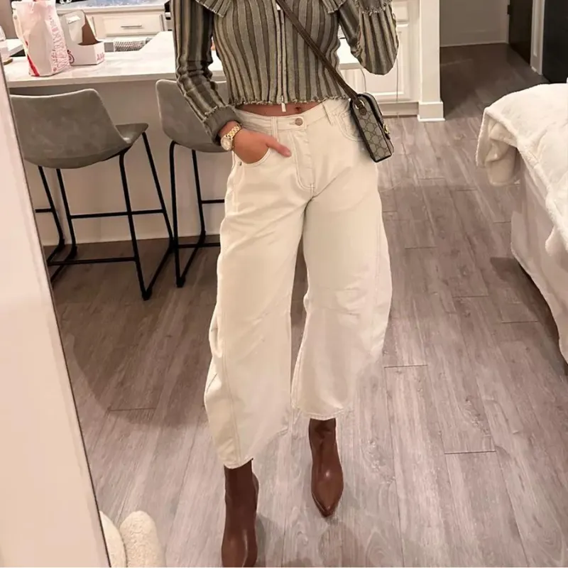 Judy Mid Rise Barrel Jeans