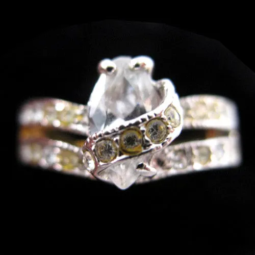 Womens Jewelries PEAR Shape Crystal Clear Glass Stones Multi-Stone RING RINGS size 6